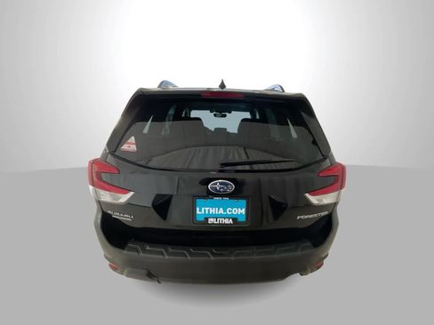 Used 2021 Subaru Forester Premium AWD/4WD image 7