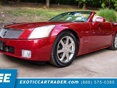 Used 2004 Cadillac XLR RWD image 1