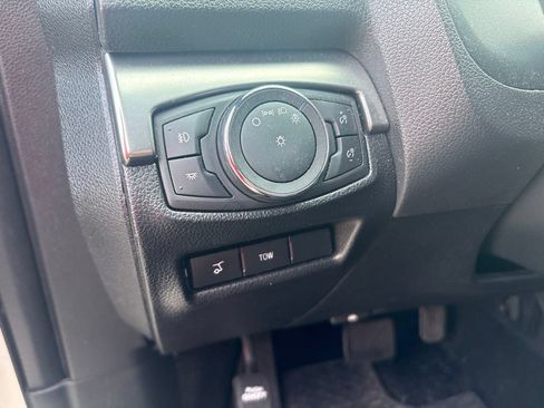 Used 2019 Ford Explorer XLT w/ Equipment Group 202A AWD/4WD image 14