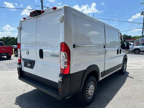 Used 2025 RAM ProMaster 2500 w/ Convenience Group FWD image 8