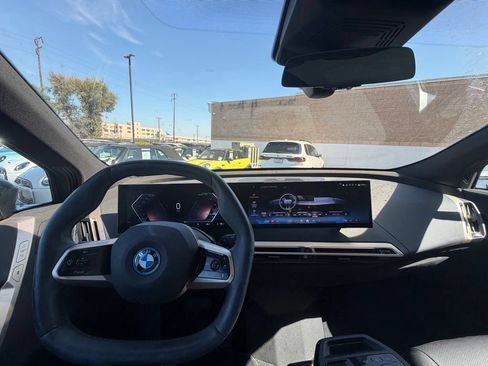 Used 2024 BMW iX xDrive50 w/ Sport Package AWD/4WD image 20