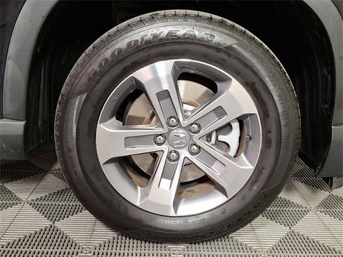 Used 2023 Honda Pilot EX-L image 11