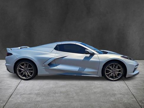 Used 2021 Chevrolet Corvette Stingray Premium Conv w/ Z51 Performance Package RWD image 3