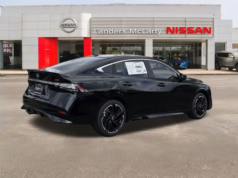 New 2026 Nissan Sentra SR w/ Floor Mat Package FWD image 3