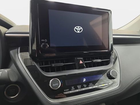 Used 2023 Toyota Corolla Cross LE w/ Moonroof Package AWD/4WD image 16