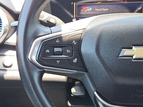 Used 2025 Chevrolet Trax LT w/ LT Convenience Package FWD image 24