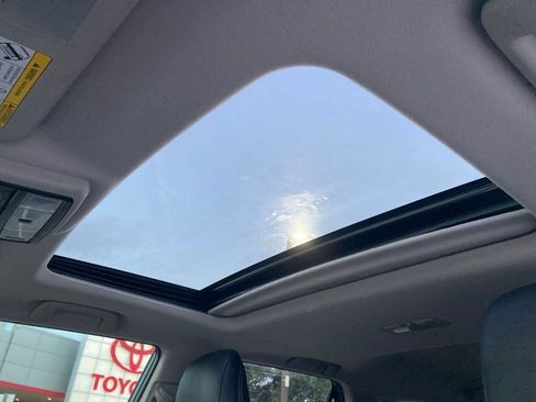 Used 2022 Toyota 4Runner SR5 Premium w/ Moonroof Package RWD image 14