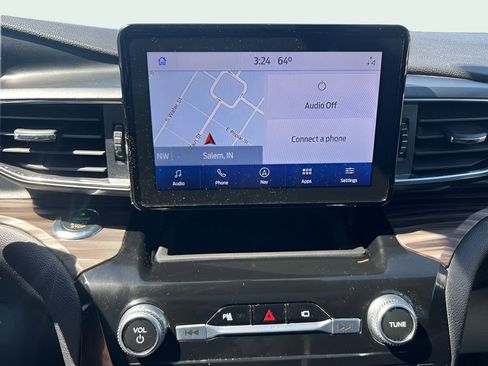 Used 2021 Ford Explorer Limited w/ Equipment Group 301A AWD/4WD image 28