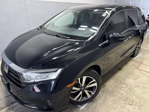 Used 2023 Honda Odyssey Touring image 2