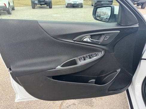 Used 2023 Chevrolet Malibu LT image 11