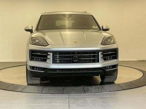 Used 2024 Porsche Cayenne image 10