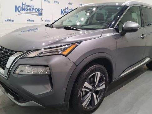 Used 2023 Nissan Rogue SL w/ SL Premium Package image 6