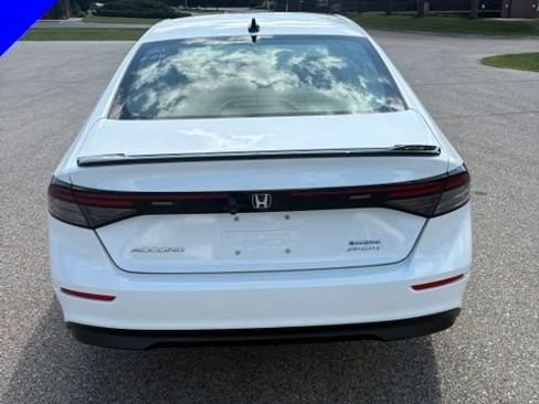 Used 2024 Honda Accord Sport image 4