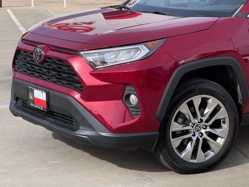 Used 2021 Toyota RAV4 XLE Premium image 53