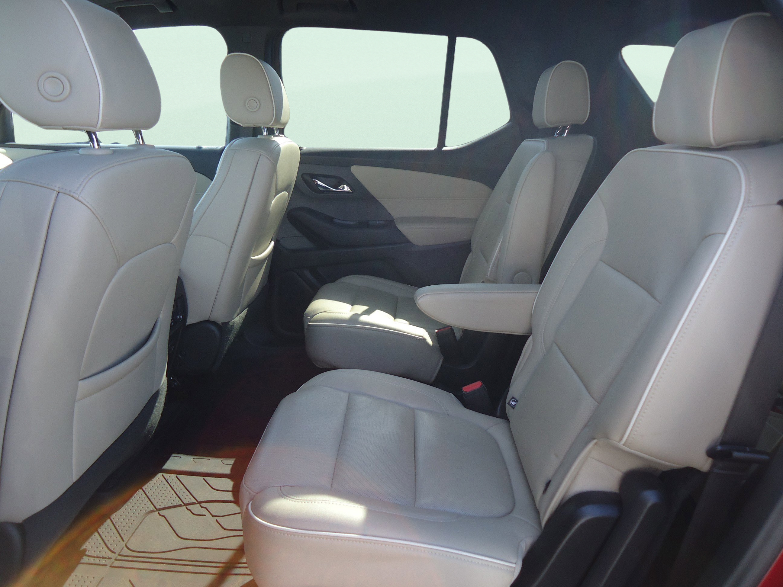 Used 2022 Chevrolet Traverse Premier w/ LPO, 'HIT The Road' Package AWD/4WD image 29