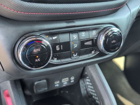 Used 2021 Chevrolet TrailBlazer RS w/ Convenience Package FWD image 17