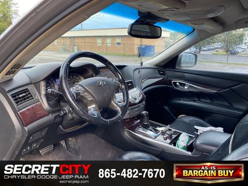 Used 2011 INFINITI M56 w/ Sport Pkg RWD image 11