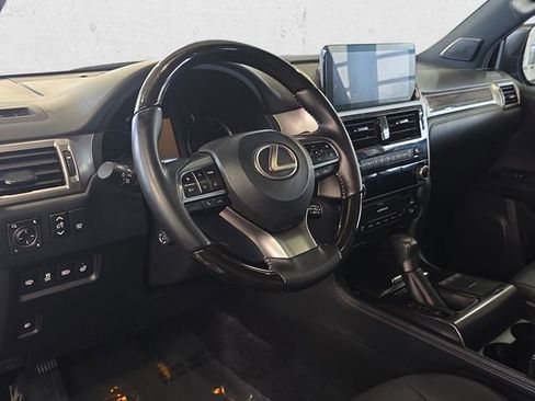 Used 2022 Lexus GX 460 Premium w/ Premium Package image 17