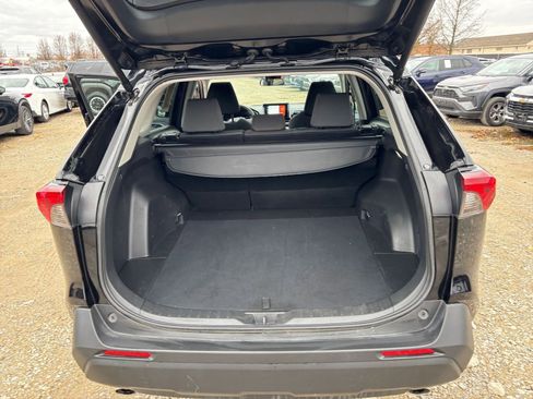 Used 2025 Toyota RAV4 XLE image 32