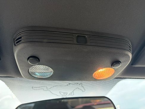 Used 2010 Ford Mustang Coupe RWD image 32