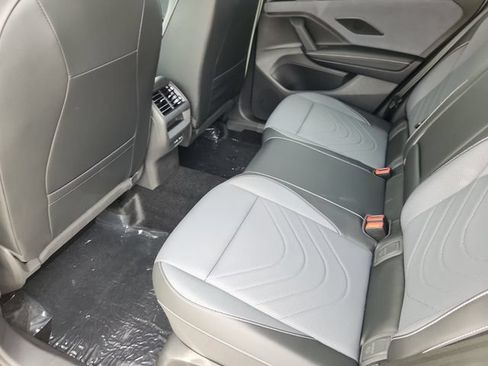 New 2026 Volkswagen Tiguan SE R-Line AWD/4WD image 8