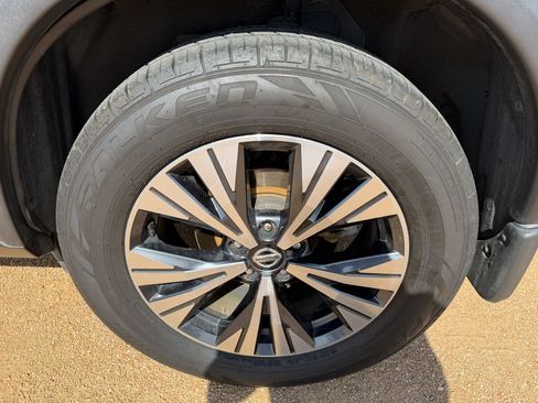 Used 2021 Nissan Rogue SV FWD image 10