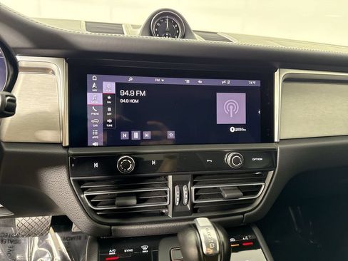 Certified 2024 Porsche Macan w/ Premium Plus Package AWD/4WD image 27