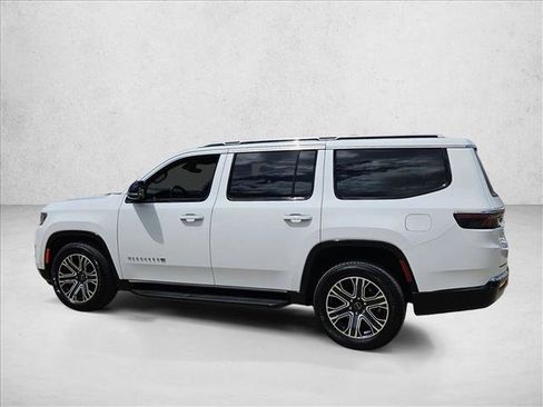 Used 2025 Jeep Wagoneer Series II RWD image 8