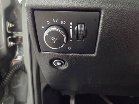 Certified 2021 Jeep Grand Cherokee Laredo X image 22