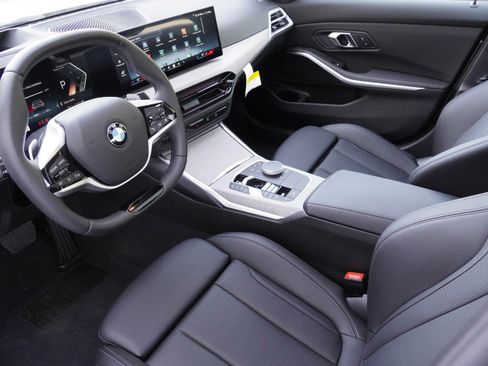 Certified 2025 BMW 330i Sedan RWD image 9