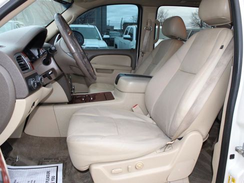 Used 2012 Chevrolet Suburban LTZ image 12