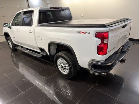 Used 2022 Chevrolet Silverado 2500 LT AWD/4WD image 4