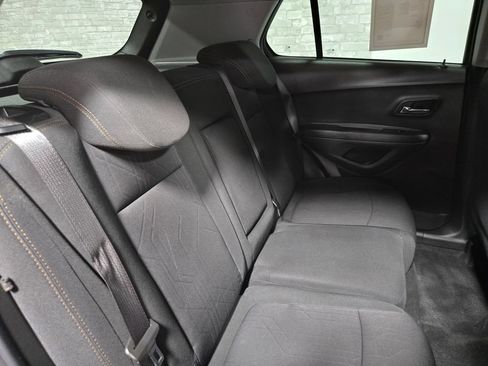 Used 2020 Chevrolet Trax LT FWD image 43