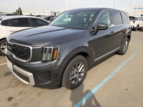 Used 2024 Kia Telluride LX image 1