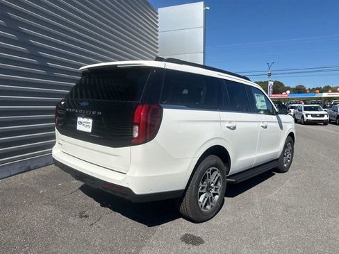 New 2025 Ford Expedition Active image 3