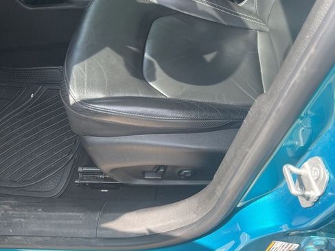Used 2020 Jeep Renegade Limited w/ UConnect 8.4 Nav Group FWD image 8