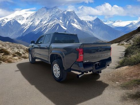 Certified 2025 Toyota Tacoma SR5 AWD/4WD image 3