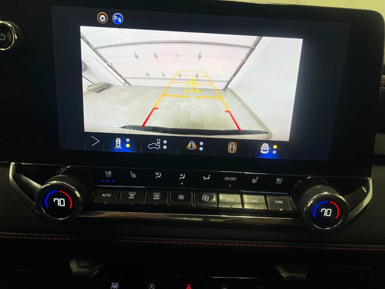 Used 2025 Chevrolet Colorado Z71 w/ Technology Package AWD/4WD image 65
