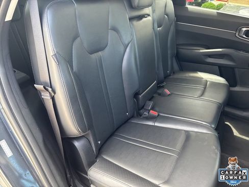 Used 2024 Kia Sorento S FWD image 44