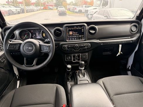 Used 2023 Jeep Wrangler Unlimited w/ 8.4" Radio Group image 15