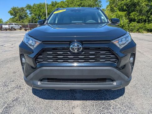 Used 2020 Toyota RAV4 XLE Premium FWD image 9