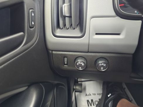 Used 2022 Chevrolet Colorado W/T image 17