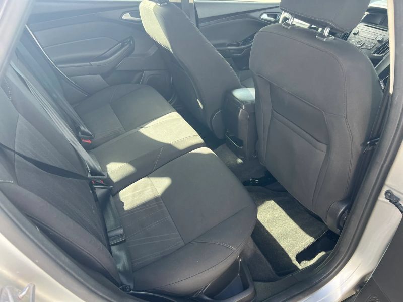 Used 2016 Ford Focus SE FWD image 10