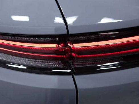 Certified 2026 Porsche Cayenne AWD/4WD image 19
