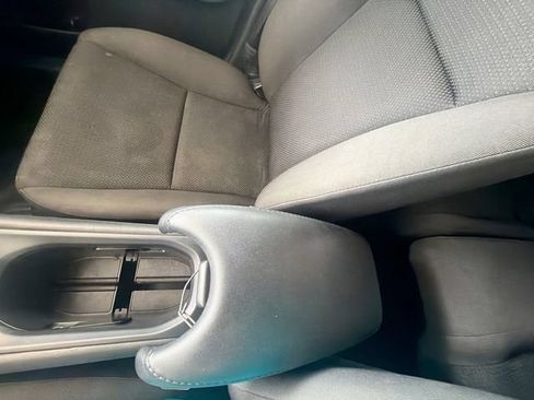 Used 2022 Honda HR-V LX image 23