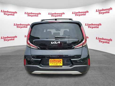 Used 2025 Kia Soul LX w/ LX Technology Package FWD image 16