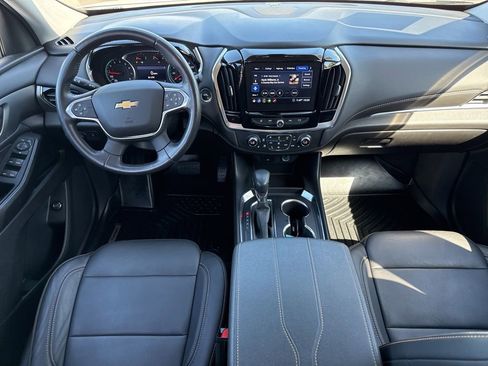 Used 2021 Chevrolet Traverse LT image 14
