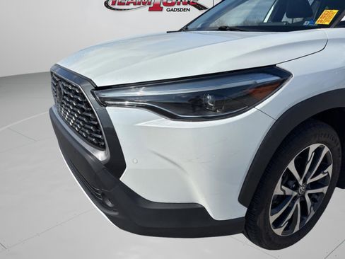 Used 2022 Toyota Corolla Cross XLE w/ Convenience Package image 38