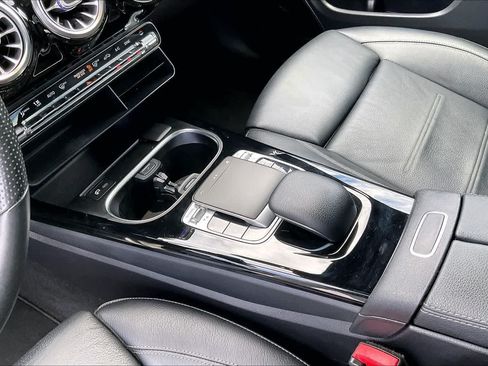 Used 2020 Mercedes-Benz CLA 250 image 16