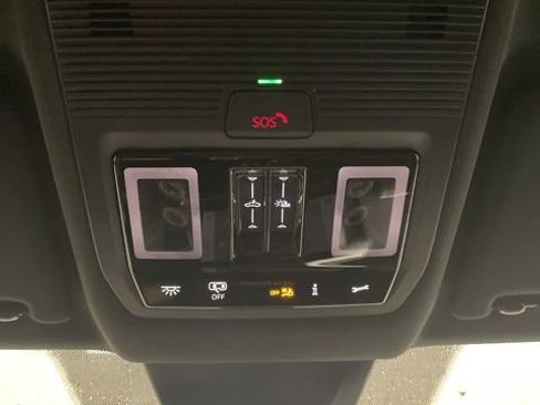 Certified 2025 Volkswagen Atlas Cross Sport SEL R-Line image 26